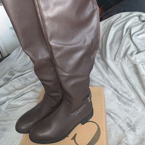 Knee High dark brown leather boots🦋